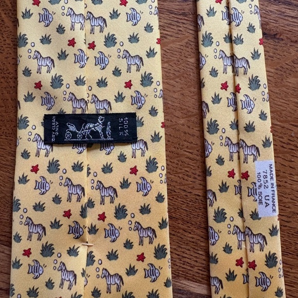 Authentic HERMES men’s yellow tie with zebras and angelfish - Picture 6 of 7
